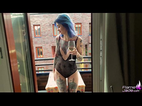 ❤️ Msichana Mkubwa Anayenyonya kwa Kugugumia na Kutombana kwa Shauku Chini ya Anga Wazi ☑  ❌